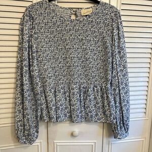 Universal Thread Blue and White Textured Top